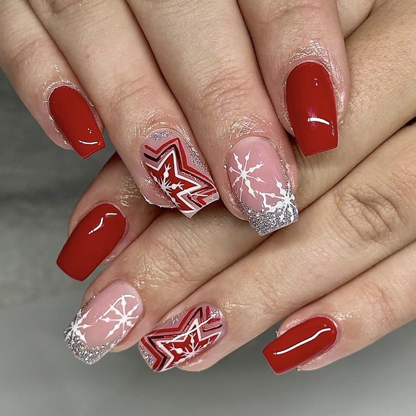 24Pcs Christmas Press on Nails Short Square Fake Nails Red White Snowflake Rhinestones Design Xmas Glue on Nails Glitter French Tip False Nails Winter Acrylic Nails Pink Christmas Artificial Nails Kit