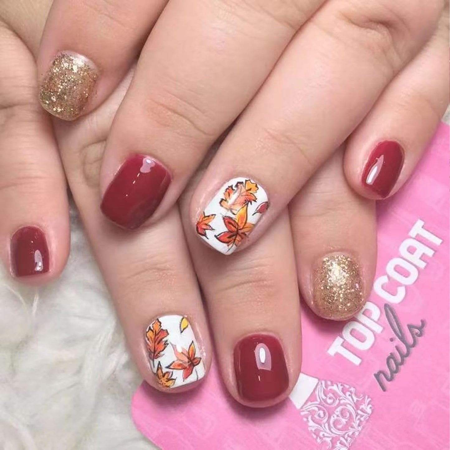 24Pcs Christmas Press on Nails Short Square Fake Nails Red White Snowflake Rhinestones Design Xmas Glue on Nails Glitter French Tip False Nails Winter Acrylic Nails Pink Christmas Artificial Nails Kit